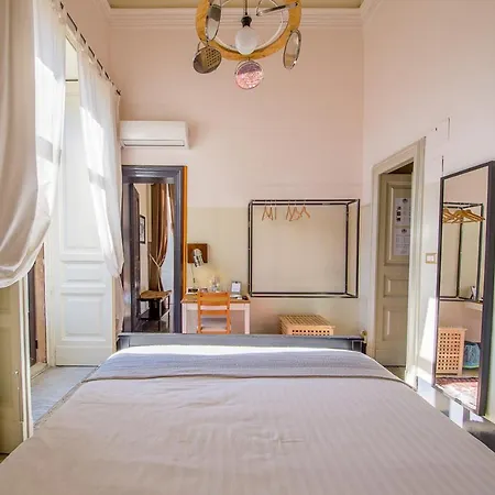 Grand Tour Design Self Check-in Bed & Breakfast 3*