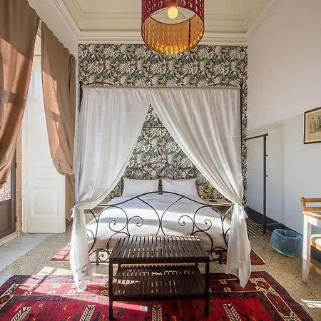 Grand Tour Design Self Check-in Bed & Breakfast