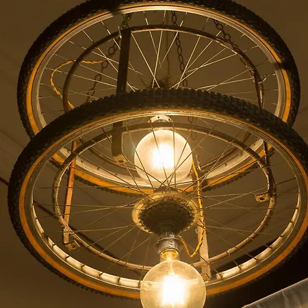 Grand Tour Design Self Check-in Katánie