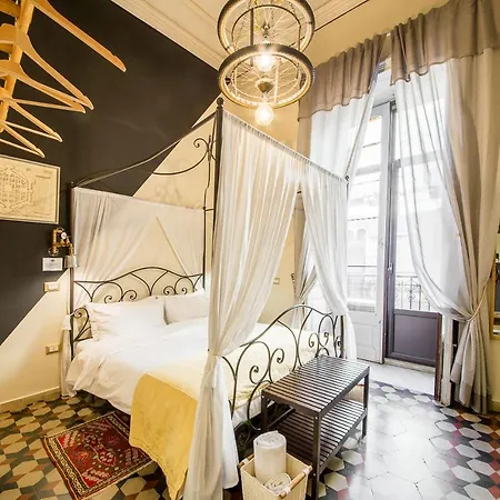 Grand Tour Design Self Check-in 3* Katánie