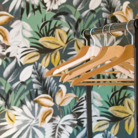 Grand Tour Design Self Check-in Bed & Breakfast Katánie